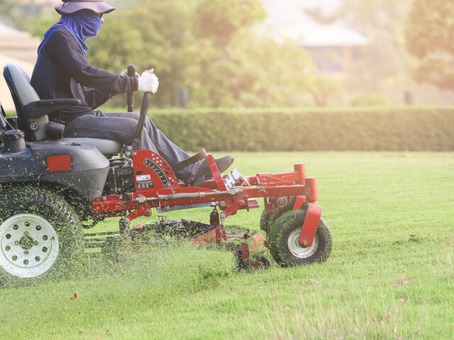 Compacte tractoren en grasmaaiers